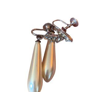 🍒 2/$20 🍒 Vintage Screw Post Pearl Drop Earrings with Rhinestone Tops